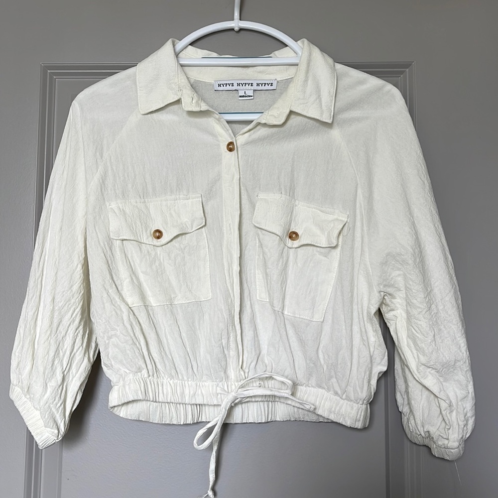 Cropped long sleeve linen shirt